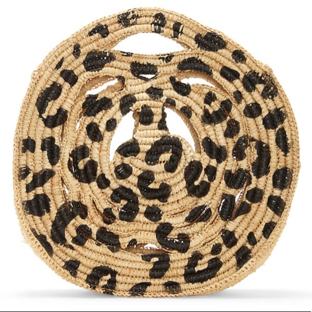 🆕 Vince Camuto Razo straw tote